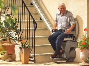 https___app.unbouncepreview.com_publish_assets_eb86518d-21e4-4029-927f-0f5a600abfb4_np8stc-stannah-stairlift-for-stairs-outdoor_108m06m08m06e000004028